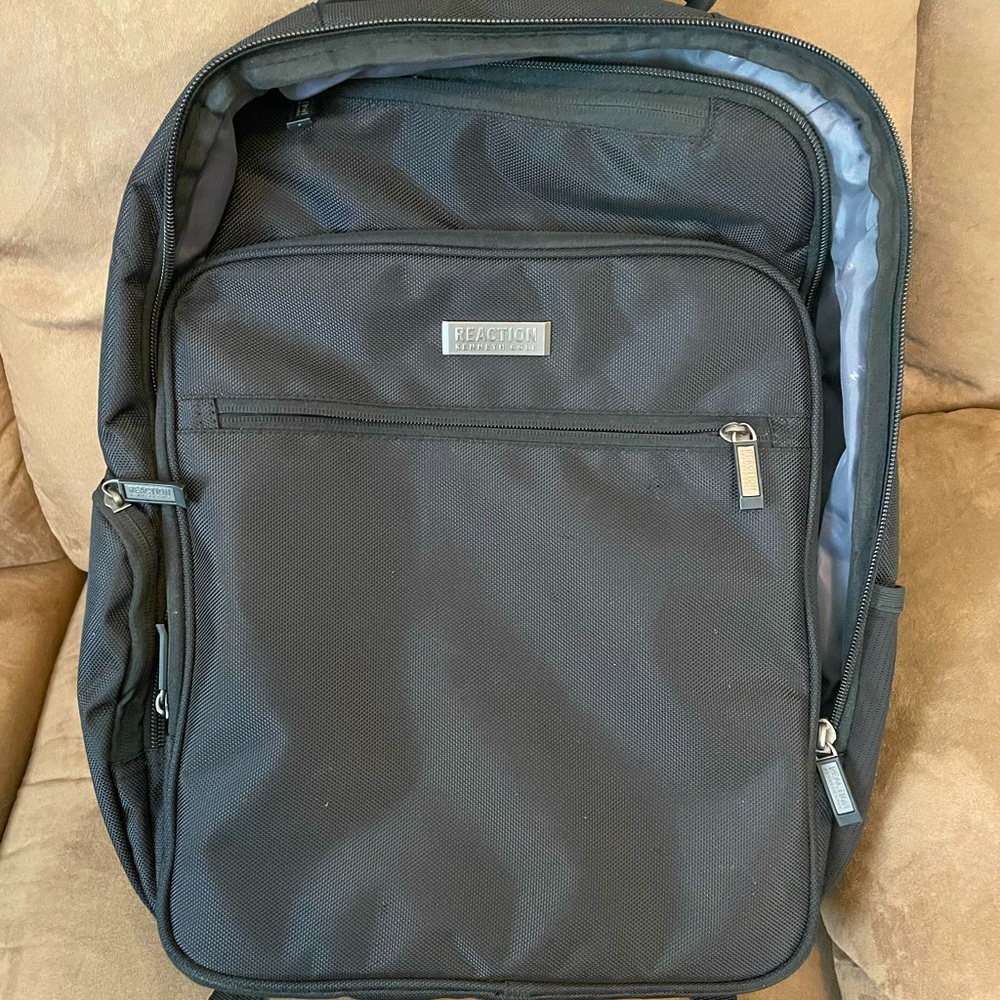 Kenneth Cole Reaction Manhattan Commuter Slim Backpack